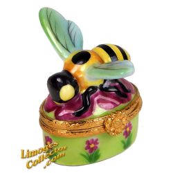 Honey Bee with Open Wings Limoges Box (Artoria)
