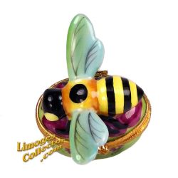 Honey Bee with Open Wings Limoges Box (Artoria)