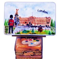 Limoges box Buckingham Palace with Guard Painting on Easel, Authentic Hand-Painted Limoges Porcelain France Travel & Art Collectible and Gift