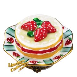 Strawberry-Filled Cake Limoges Box with Strawberry Topping