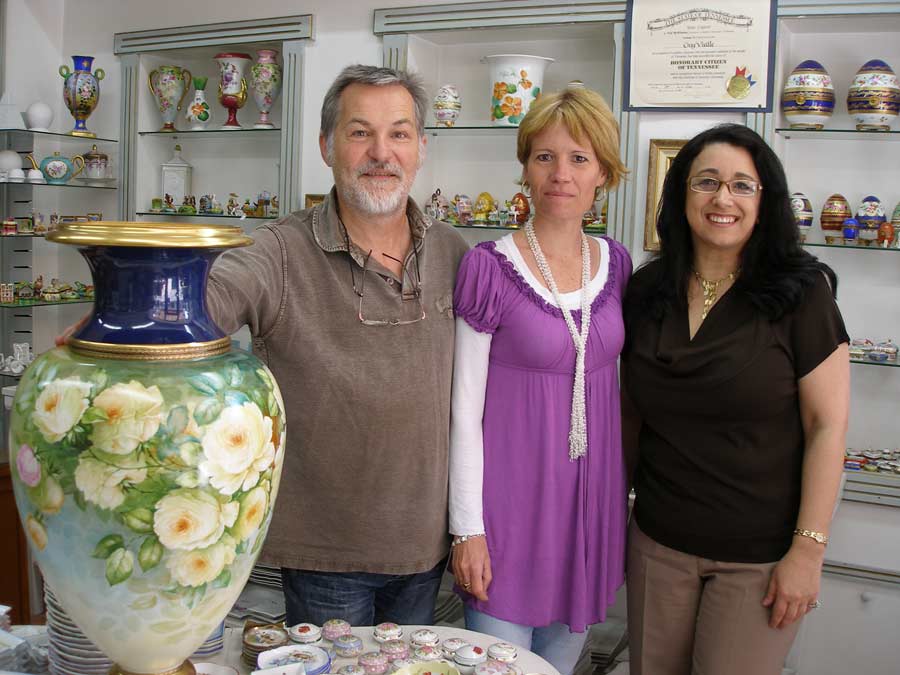 Vida Cunningham visiting with Limoges artists in Limoges France
